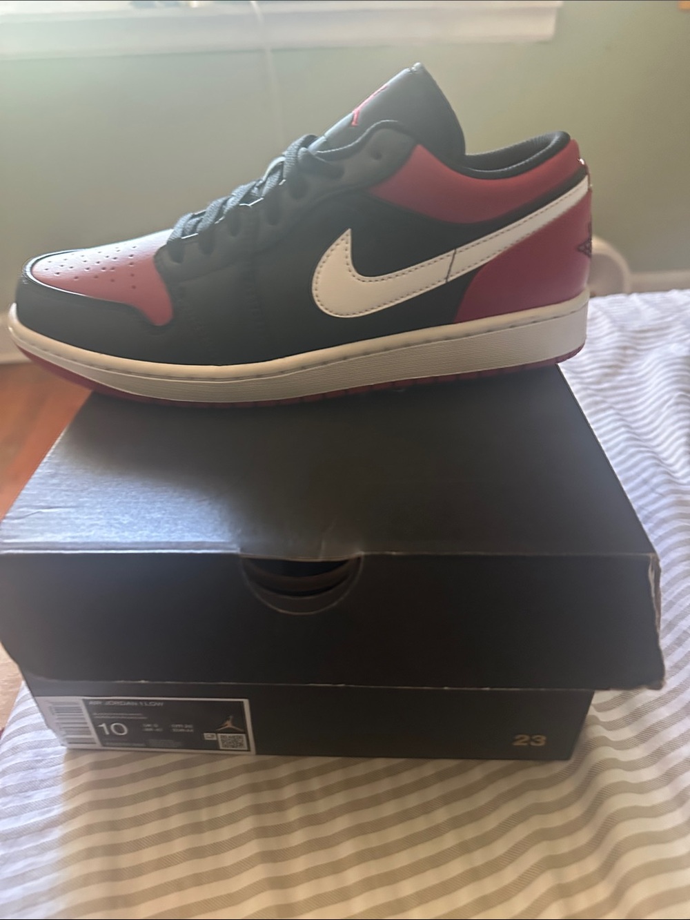 Nike Air Jordan 1 Low - Black/Red/White